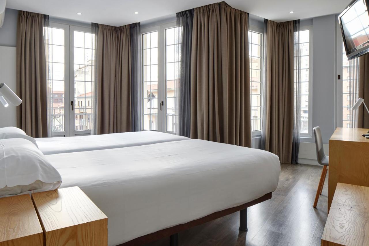 Hotel Avenida Pamplona Eksteriør billede