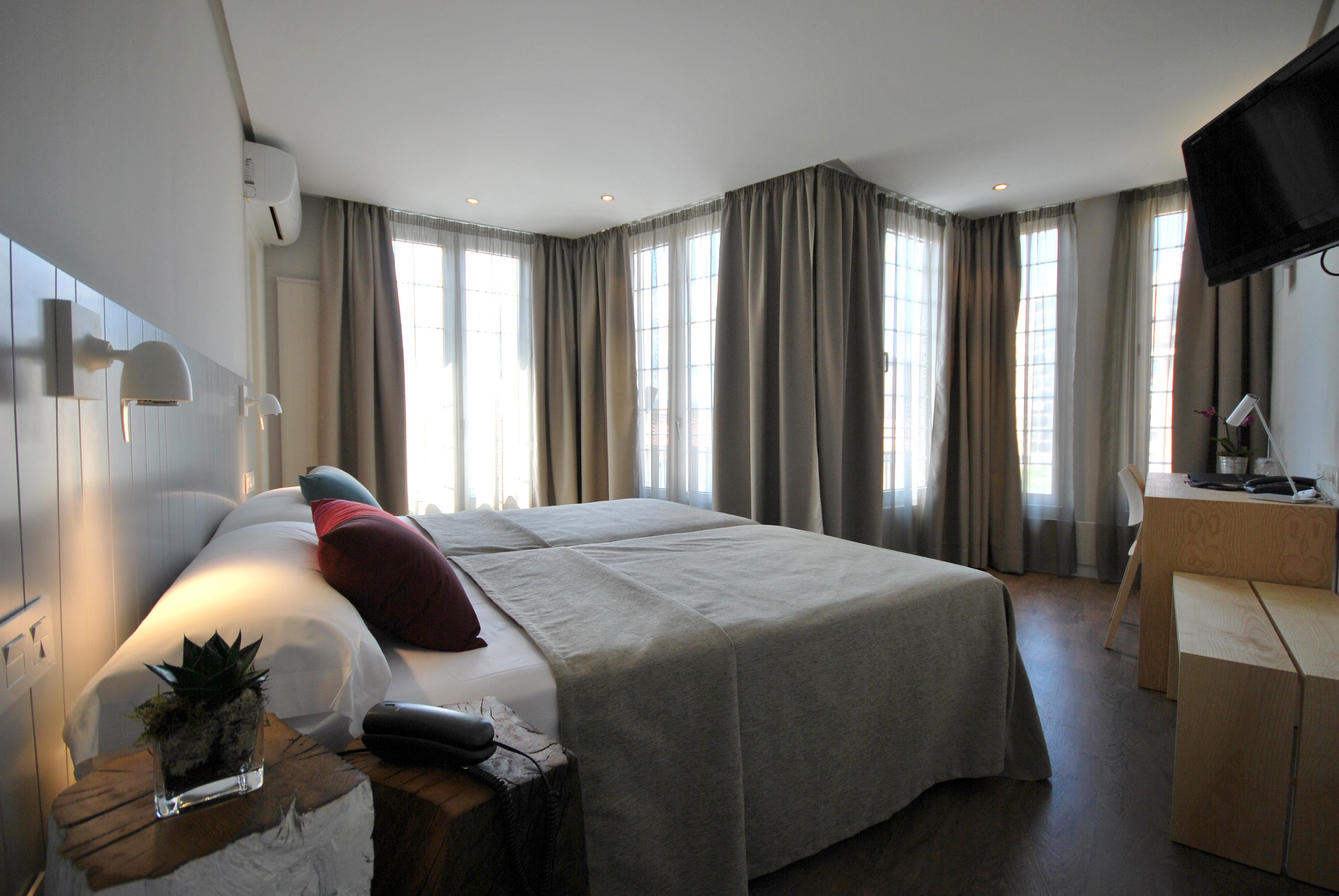Hotel Avenida Pamplona Eksteriør billede